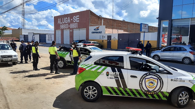 Homem é preso após empinar moto e desacatar GCMs e agentes de trânsito em Jacobina