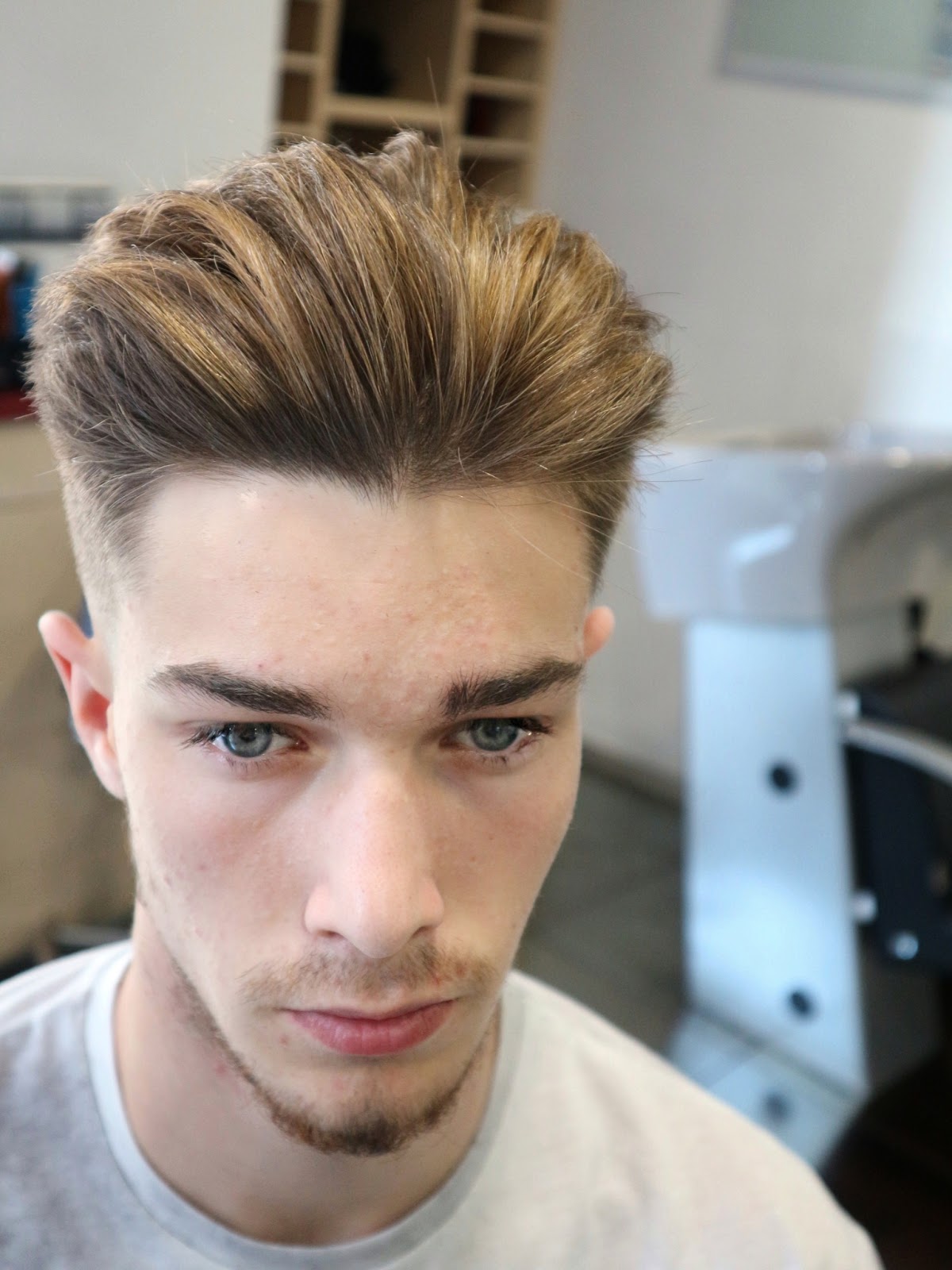 Mechas Rubias Pelo Corto Hombre - Marcus Reid