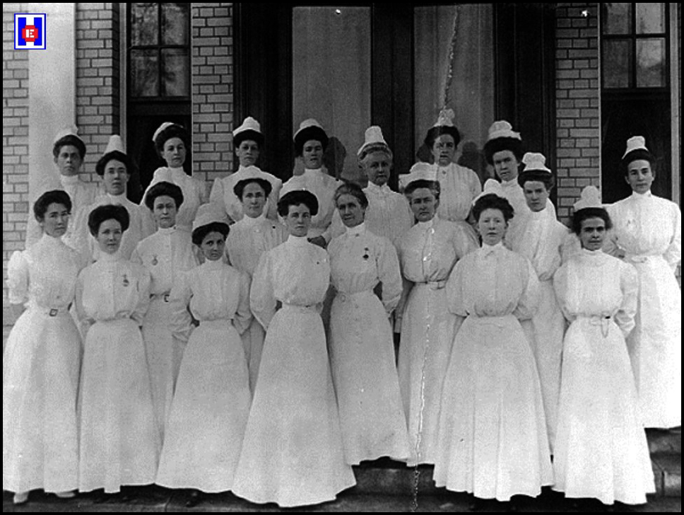 Enfermera en apuros on X: ¿Sabías que durante la guerra muchas mujeres  ejercieron por primera vez la enfermería? Gracias a su duro trabajo, muchos  soldados heridos fueron atendidos y pudieron seguir con