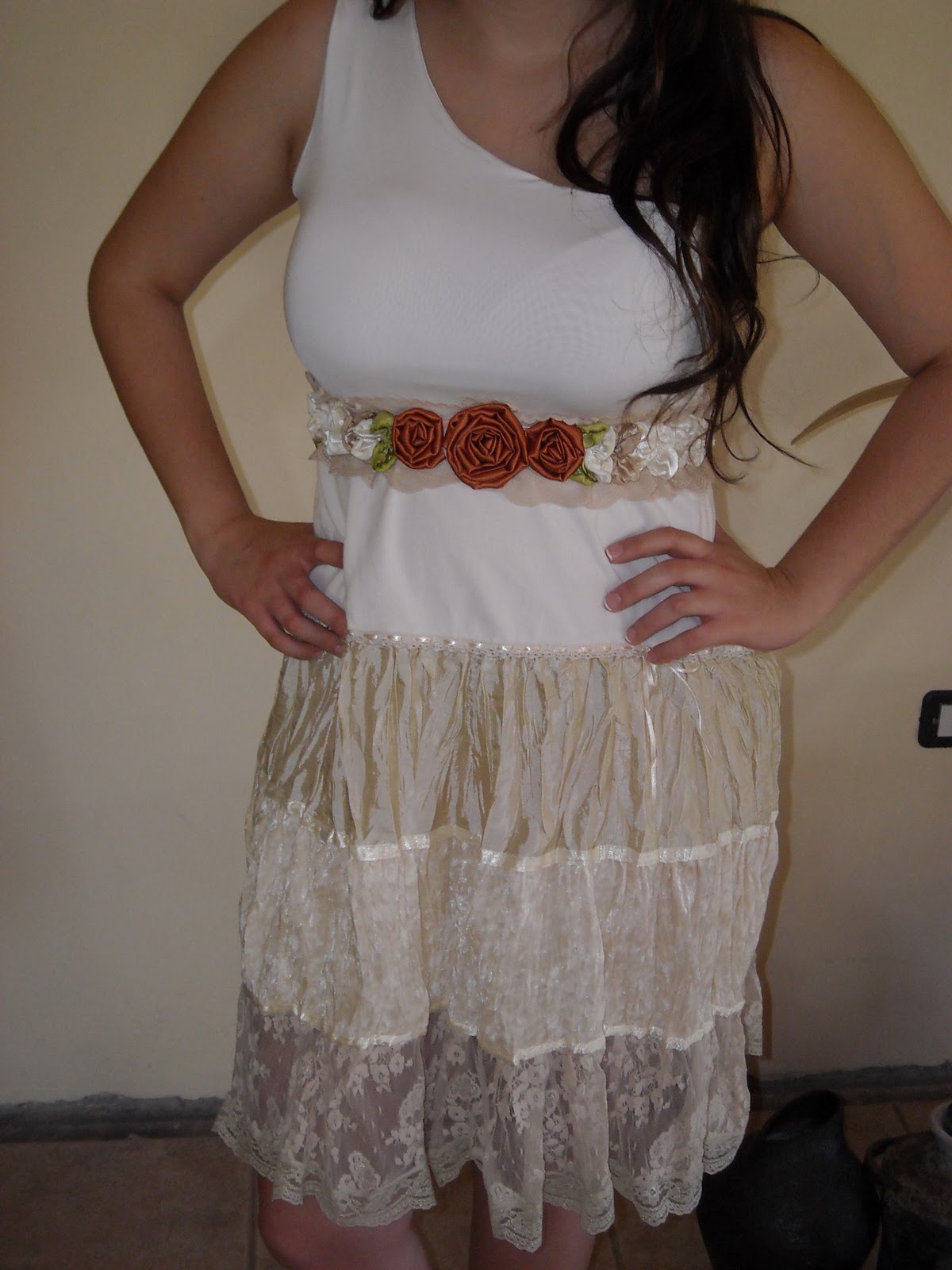 Vestidos de un solo hombro con cuerpo plisado Terracota