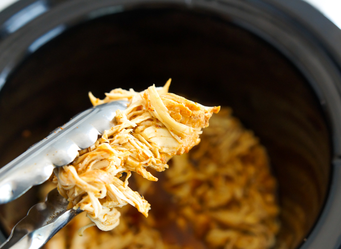 how to make crockpot chicken tacos