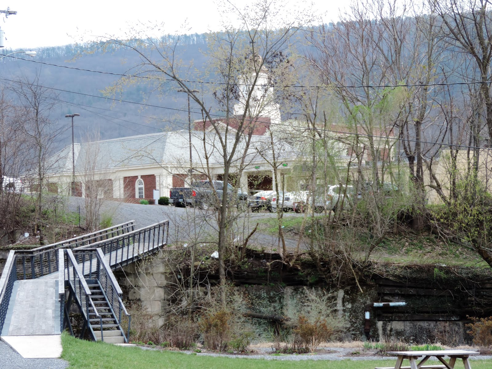 Sister On The Go TOURE DE CLIFTON VA Part II Walking The Town