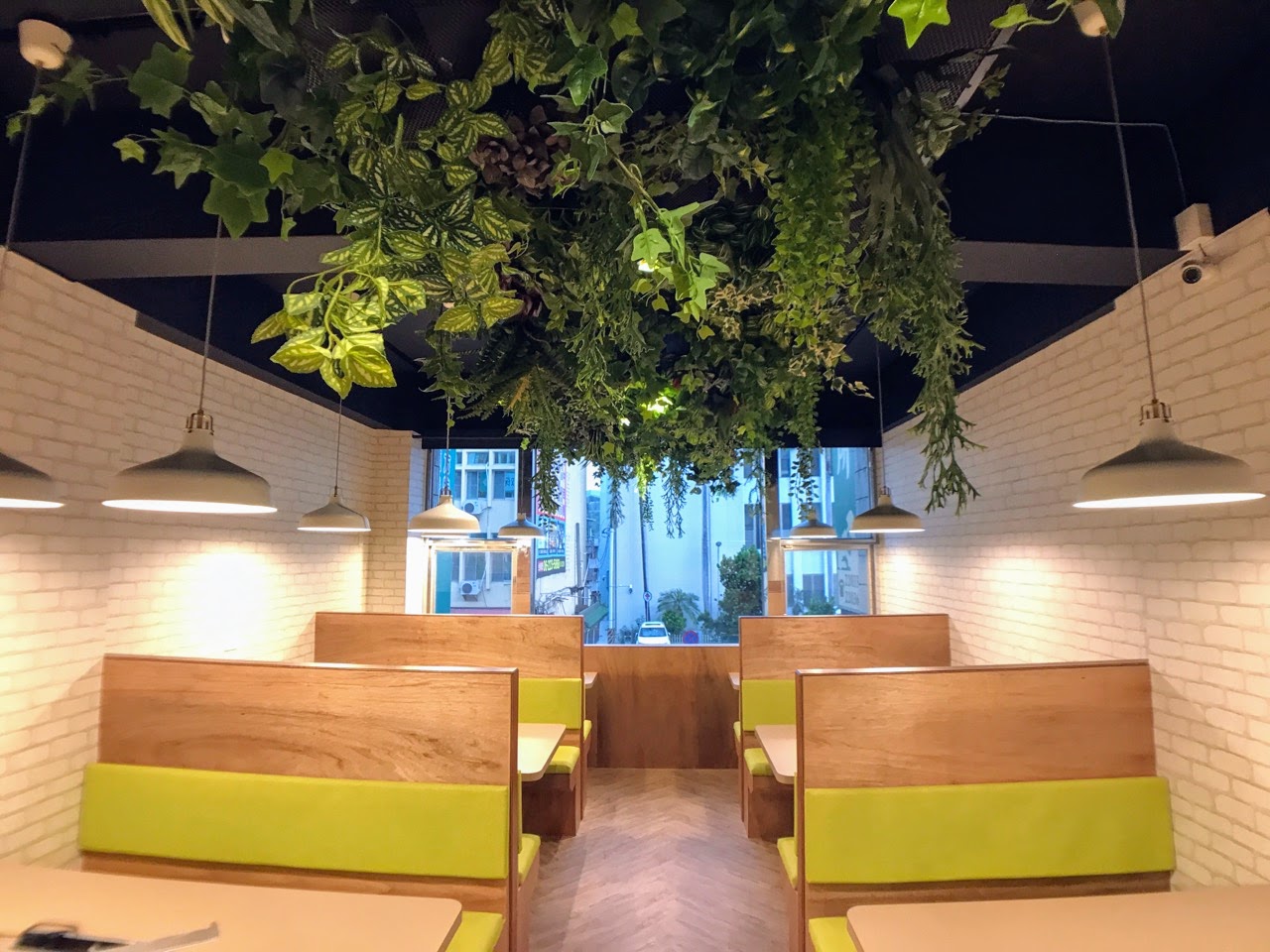 【台南|中西區】Hour Jungle Coworking 共同工作室 (台南中山館)|大媽們不要再吵了!自由工作者的小天地