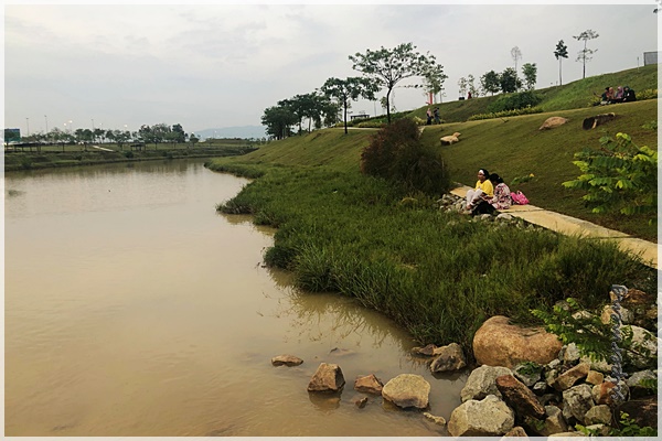 SUPERMENG MALAYA: ELMINA VALLEY - Central Park