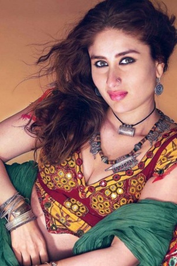 World Fashion Center: Kareena Kapoor Fashion : Modern VS Indian Style
