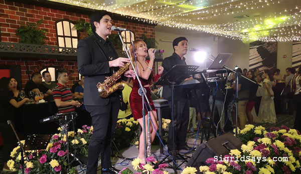 Seda Capitol Central, Bacolod City, Bacolod hotels, Seda hotels, Philippines, Philippine hotels, jazz, The Prelude, Bacolod saxophonist, Bacolod band, cocktails, Smile Train, Christmas tree lighting ceremony - Bacolod blogger