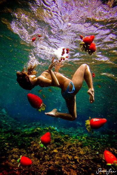 sarah lee fotografia mulheres subaquáticas mar água