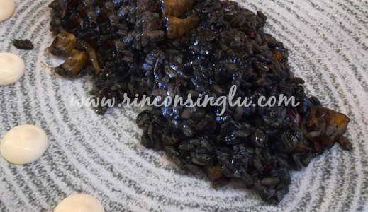 arroz negro con ali oli en la carbona