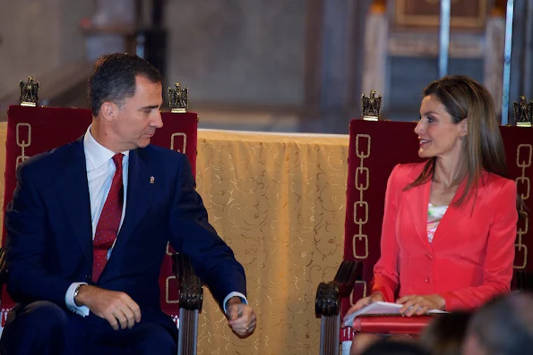 Prince Felipe  and Princess Letizia  attended the 'Prince de Viana' award 2014 at the San Salvador