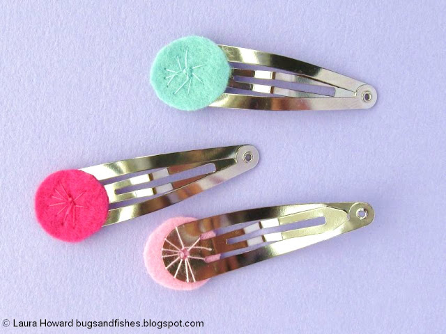 Attach felt circles to the hair clips Felt Butterfly Hair Clips Tutorial: attach felt circles to the hair clips