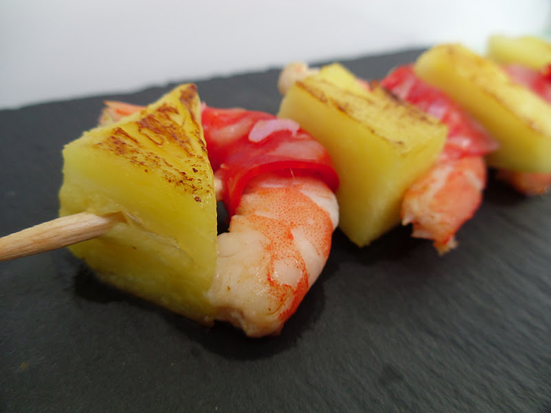 Gourmande ou passionnée...: Brochettes ananas, crevettes et chorizo