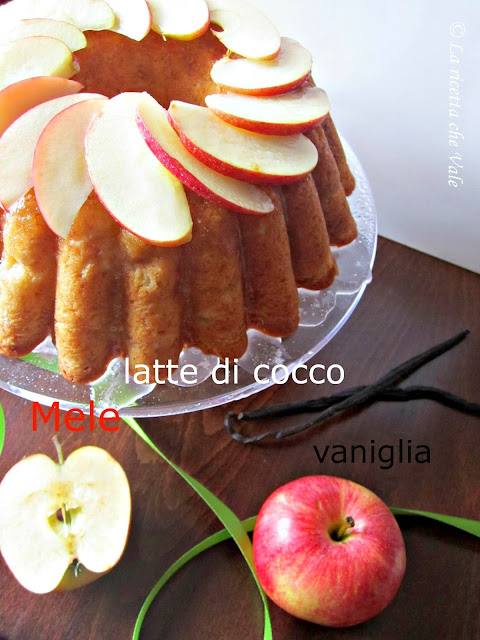 torta alle mele, latte di cocco e vaniglia