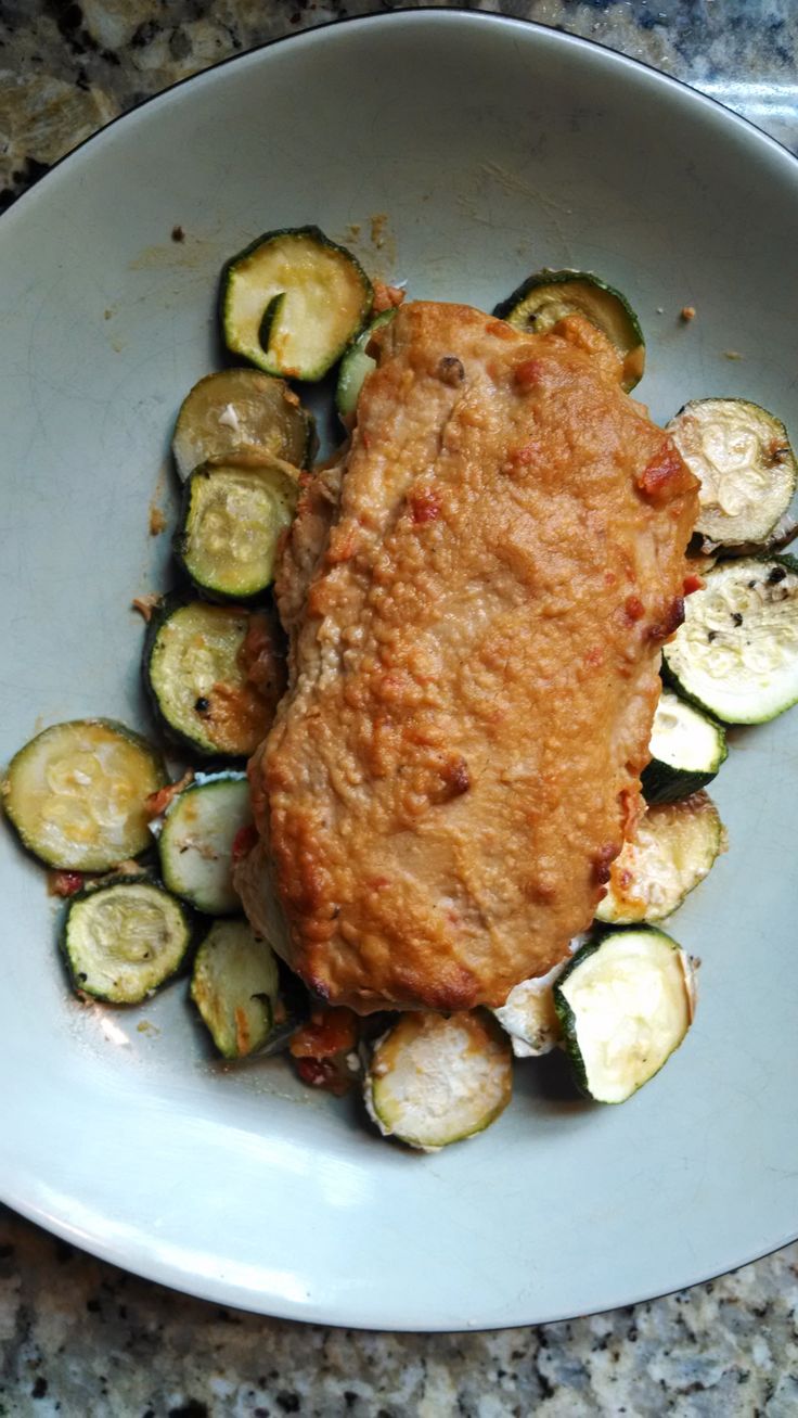 theskinnyish Hummus Crusted Chicken