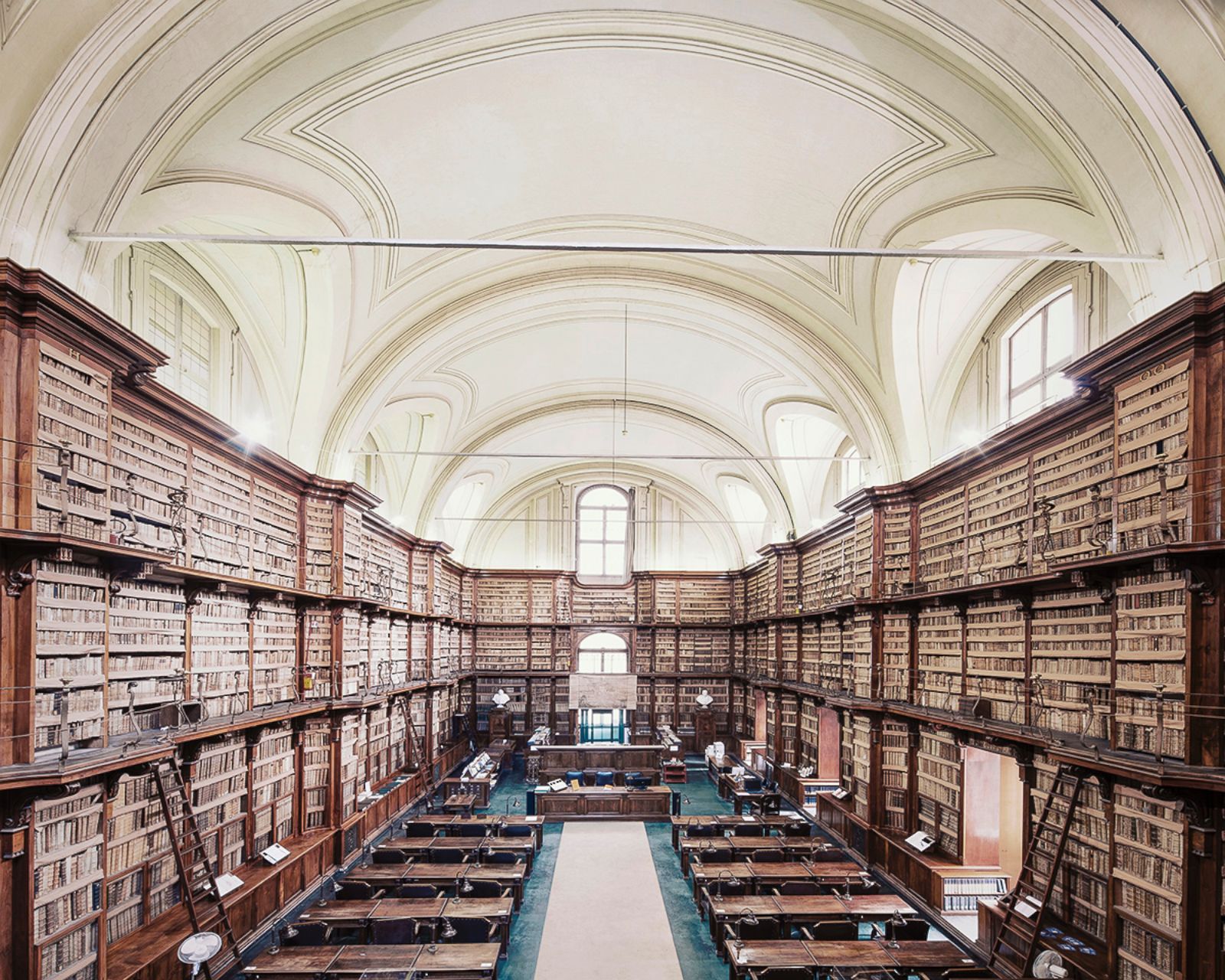 Самые старые библиотеки. Ангелическая библиотека в Риме. Национальная библиотека Рима. Библиотека Амброзиана.