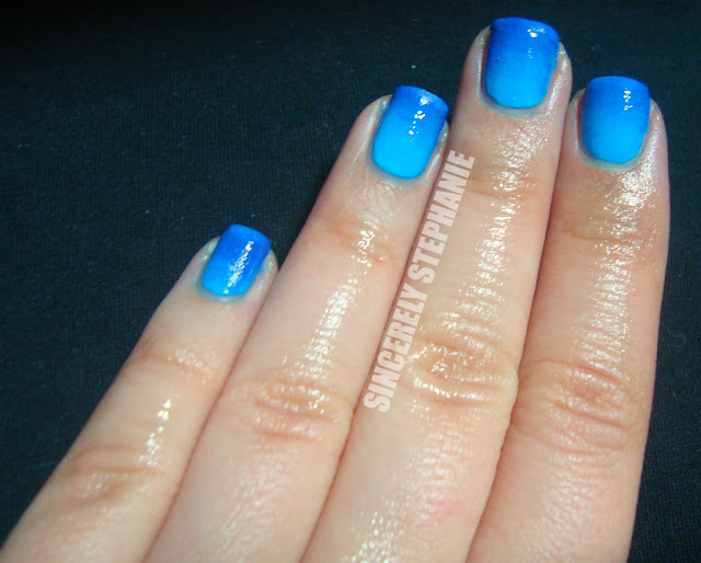 blue-gradient-nail-art