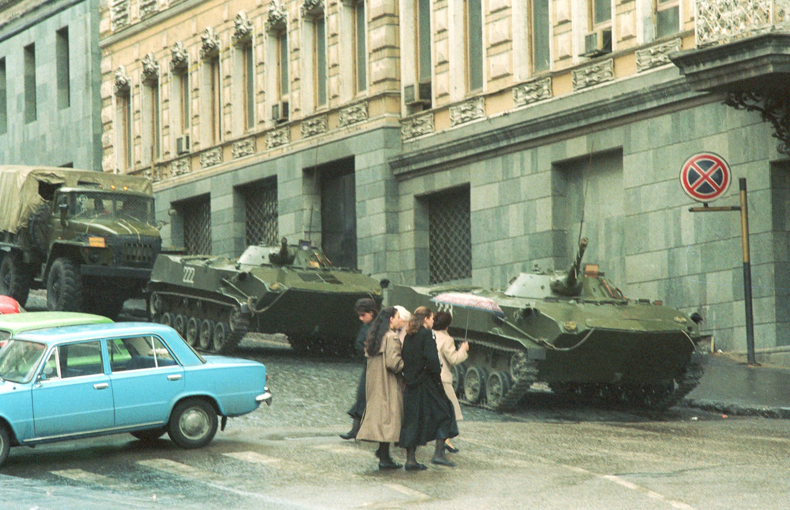 9 апреля. 20 фотографий, сделанных в оккупированном советскими войсками Тбилиси после разгона мирного митинга