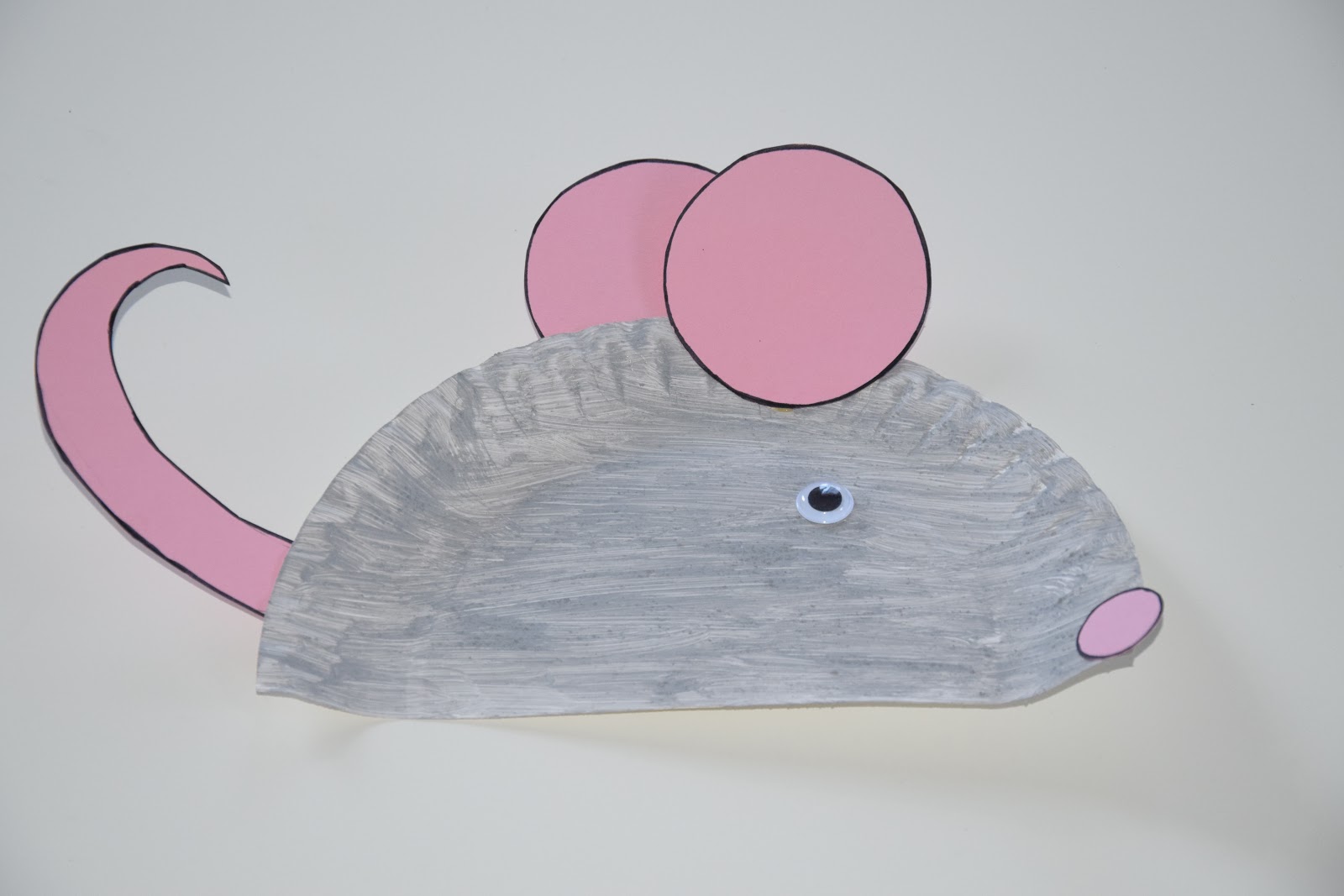 Familie und mehr : Bunte Tiere basteln + tierreichem Buchtipp von