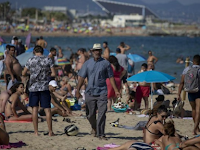 Go Green, This City Will Fine Travelers Who Smoke on the Beach