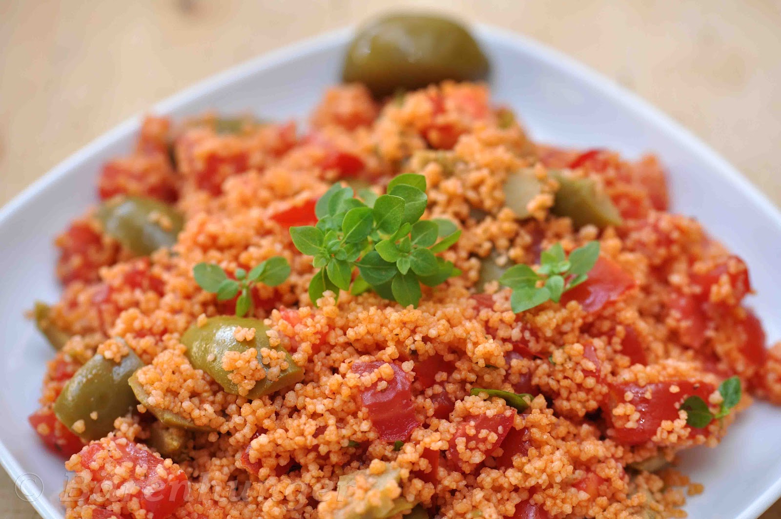 Couscous Salat Mit Paprika Tomaten Und Frischer Minze — Rezepte Suchen