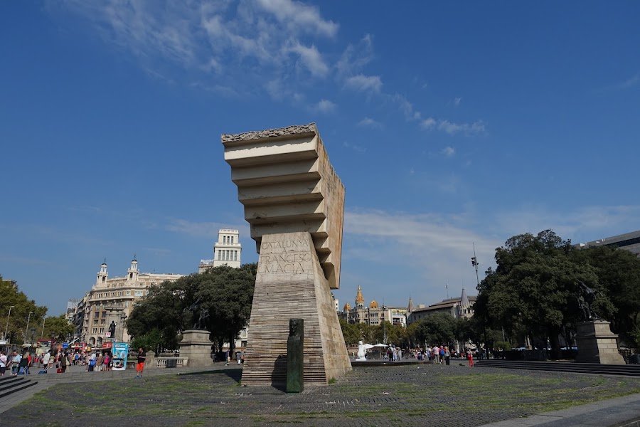カタルーニャ広場（Plaça de Catalunya）