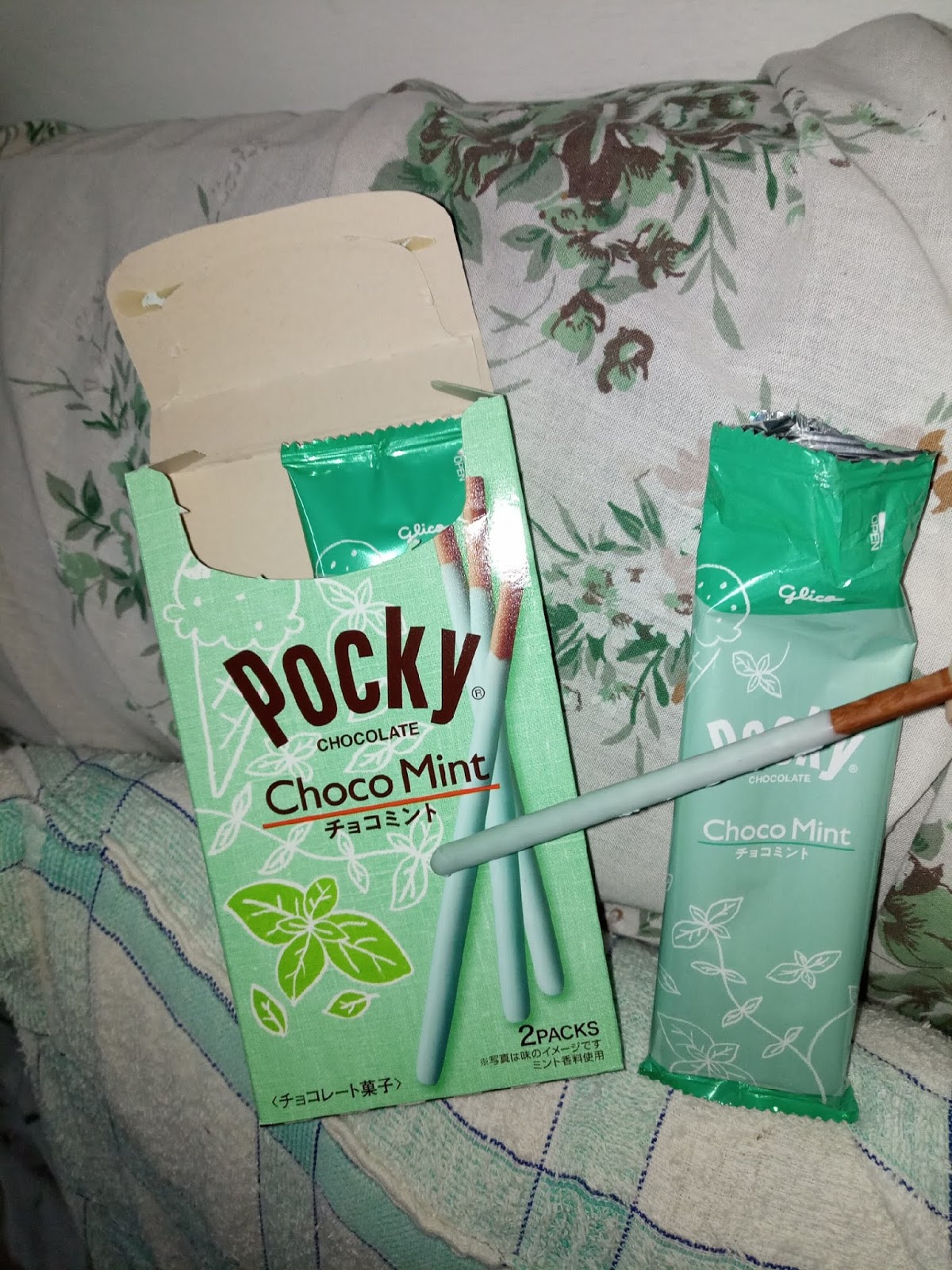 Supersupergirl's Food Reviews [Review] Pocky Choco Mint