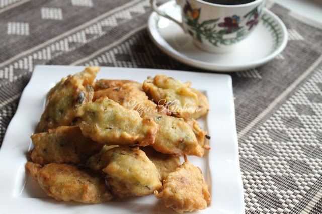 Cucur Ikan Bilis Lembut