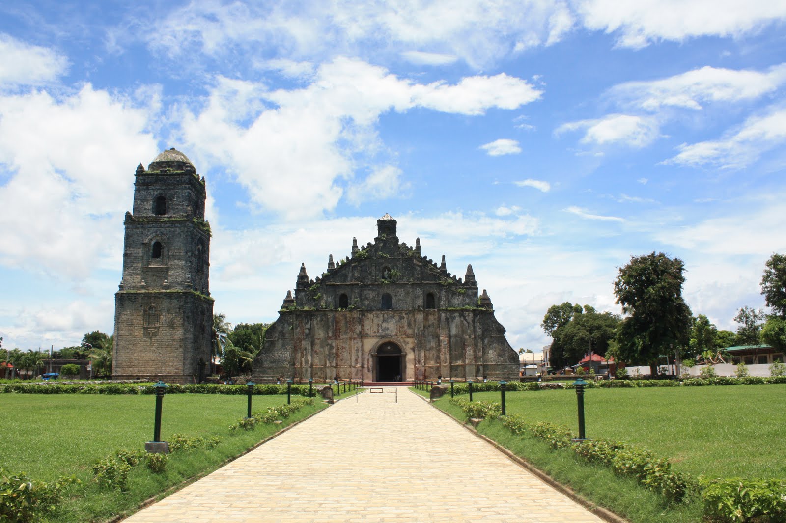 ilocos norte tourist attractions
