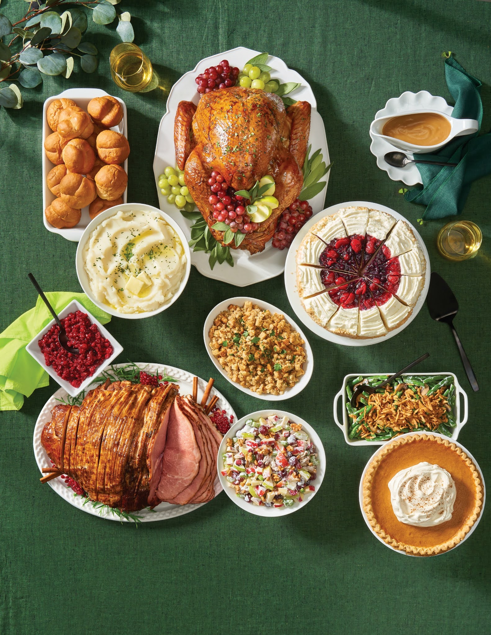 Multiple Ways to Make Thanksgiving Stress Free with HyVee Ally's