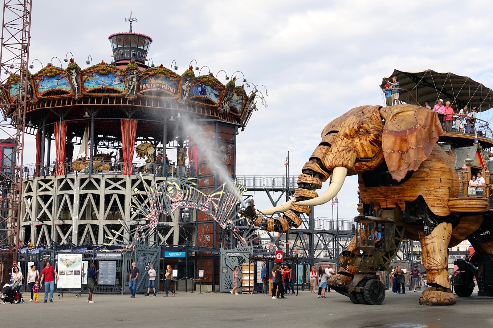 elf2mani les machines de l'île de NANTES