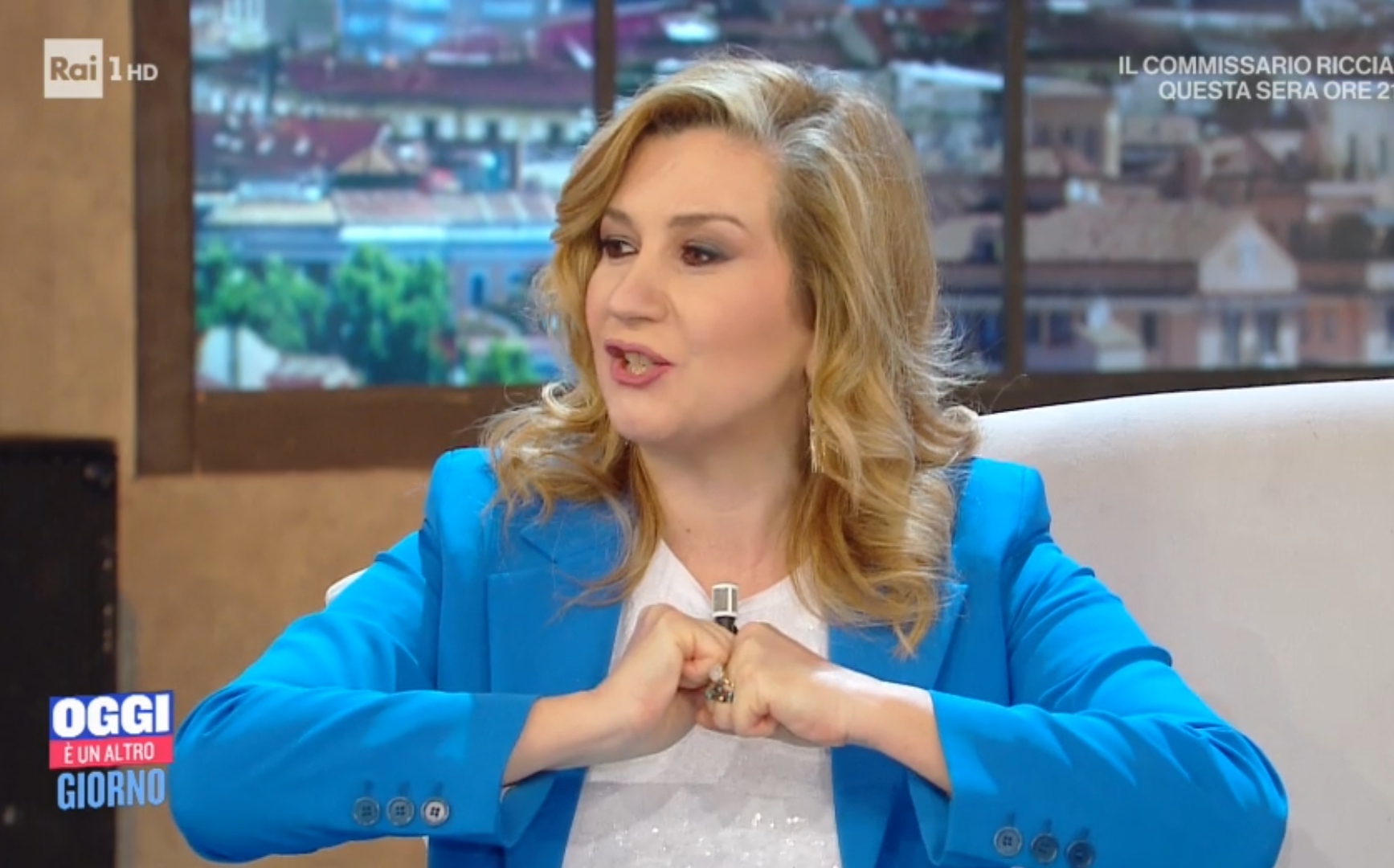Conduttrici TV Serena Bortone torna nello studio di Oggi è un altro giorno! 2512021 Conduttrici TV Serena Bortone torna nello studi
o di Oggi è un altro giorno! 2512021