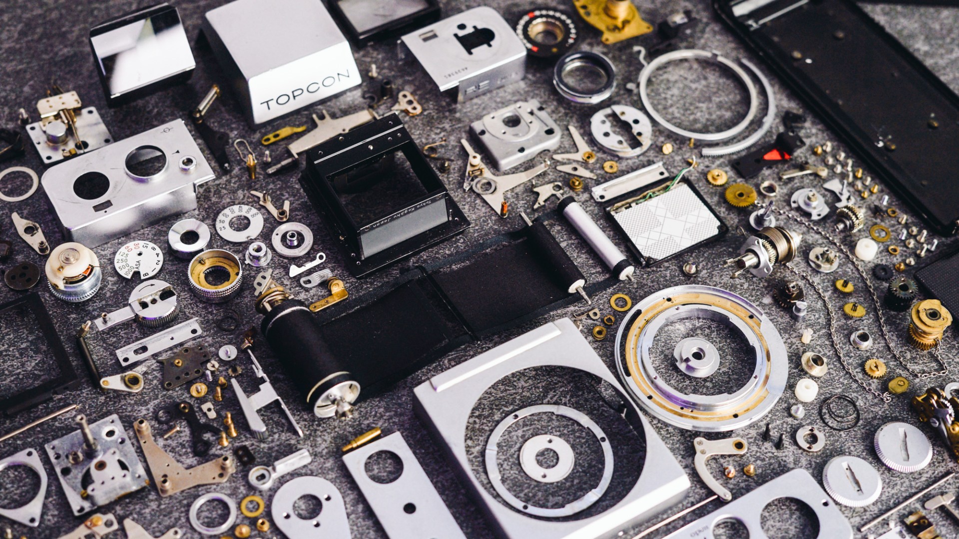 The Ten Best Mechanical 35mm Film SLRs Ever Made UNITED PHOTO PRESS