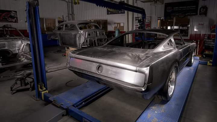 Bengkel Pembuatan Body Mobil Dari FIBER LAPAK MOBIL DAN MOTOR BEKAS