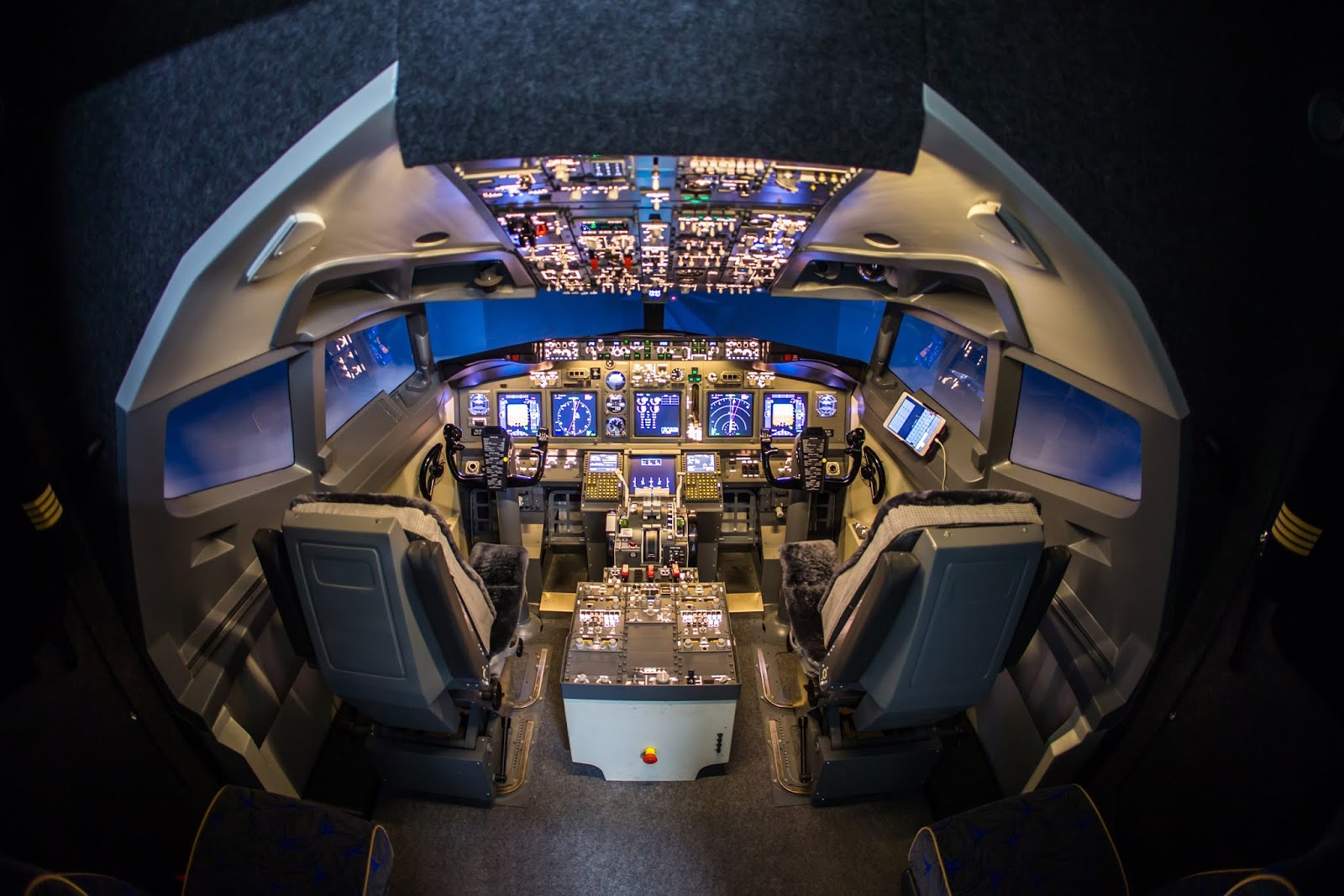 air101-dream-aero-boeing-737-flight-simulator-opens-to-the-public-in