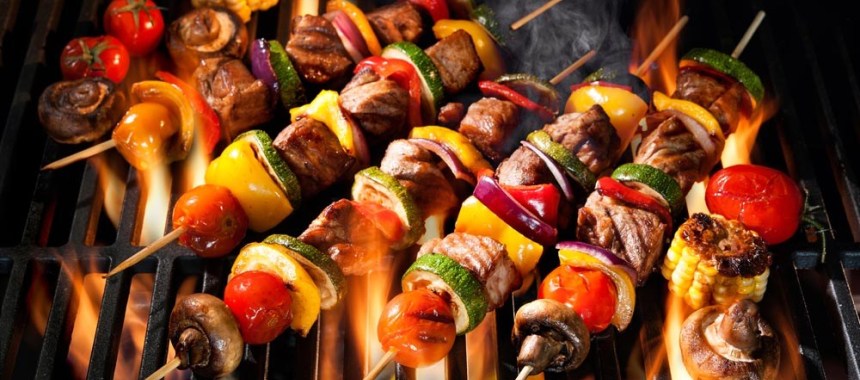 membersihkan alat masak stainless