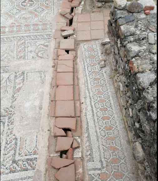 SKANDAL - Irreparable Schäden an Mosaik in Herakleia Lynkestis - Sohn von Museumsdirektorin angeheuert