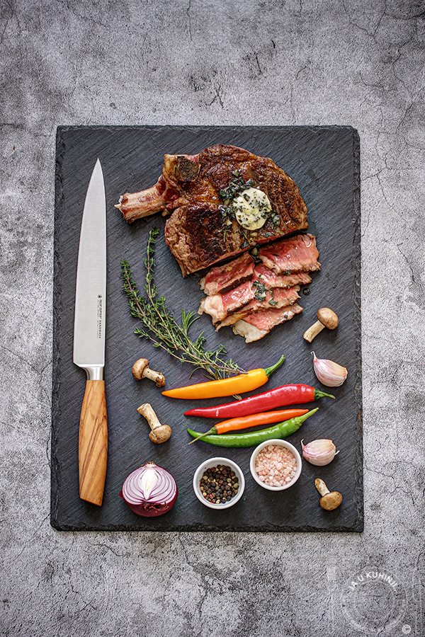 Rib eye steak sa aromatičnim puterom