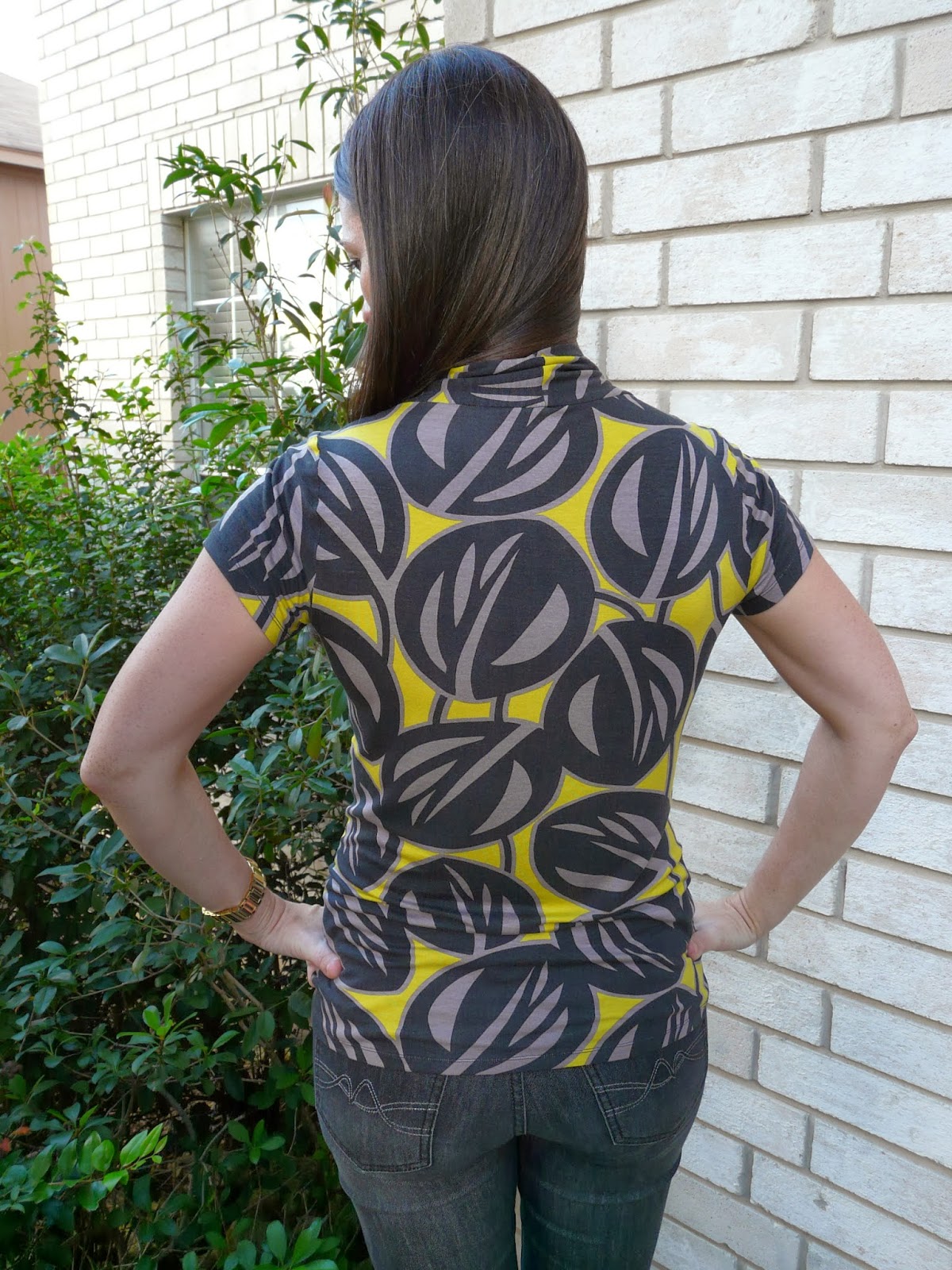Amanda's Adventures in Sewing: Jalie 2921 - Short sleeve yellow, taupe ...