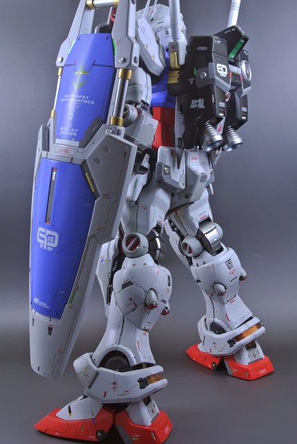 Custom Build: PG 1/60 RX-78GP01 Gundam GP01 Zephyranthes