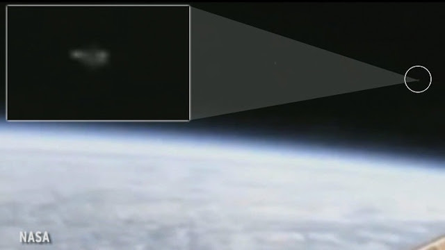 بالفيديو: بث مباشر من محطة الفضاء الدولية لثلاثة اجسام غريبة تغادر الأرض وناسا تقطع البث فجأة
