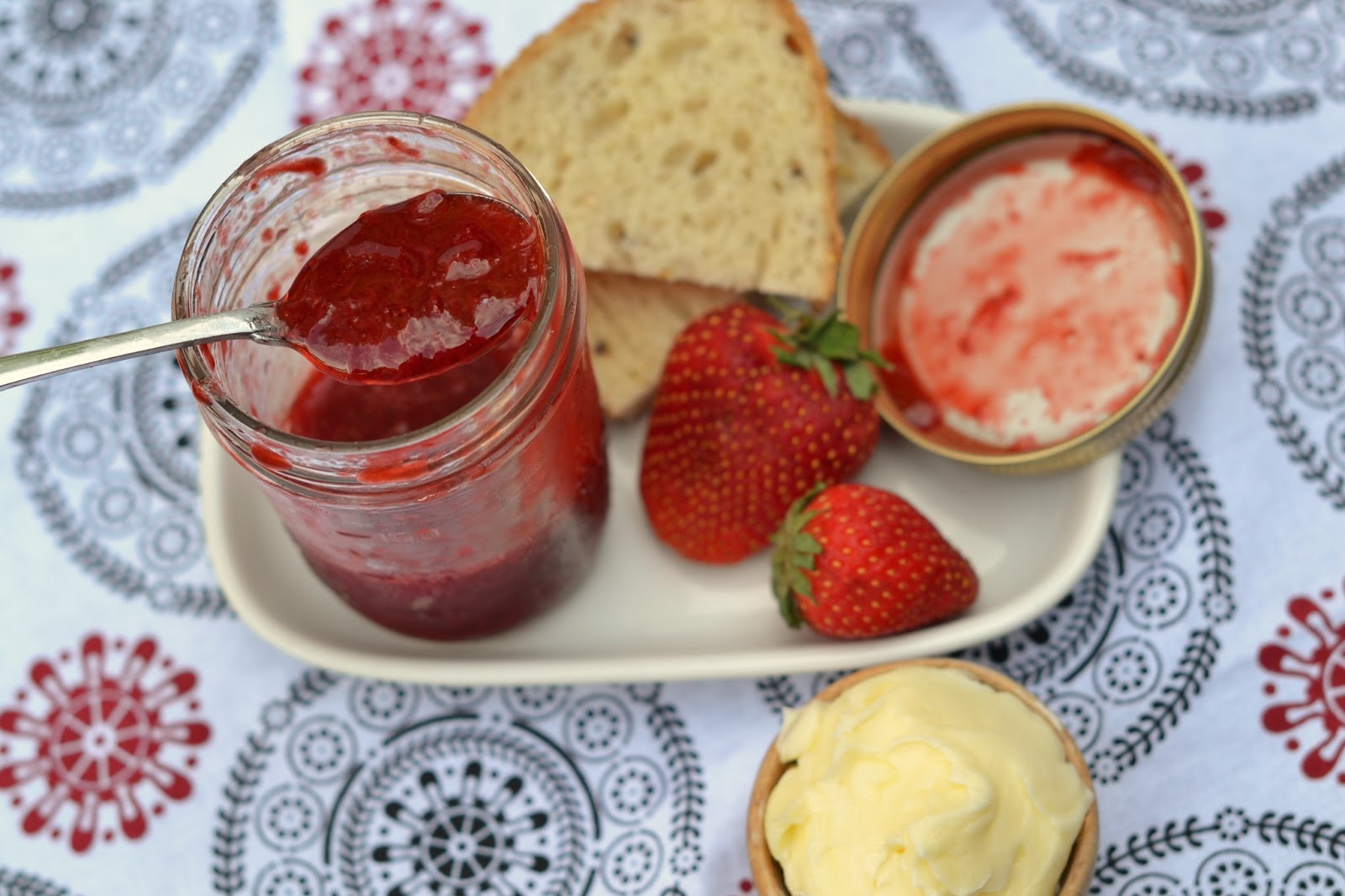 bonbons & biscotti Strawberry Prosecco Jam