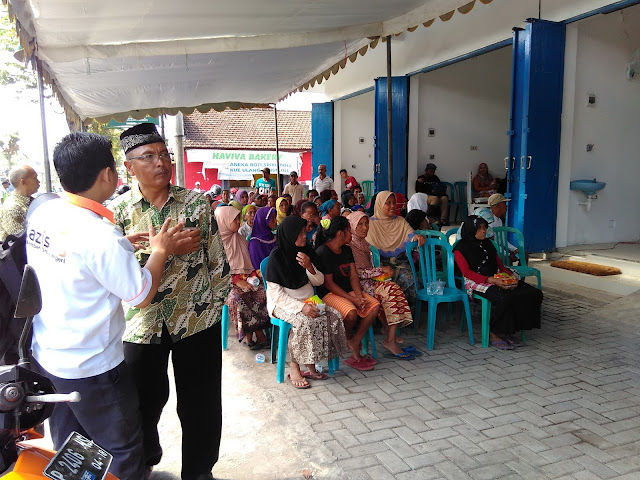 Ratusan Pasien Baksos Kesehatan GRATIS Peduli Dhuafa menunggu giliran diperiksa