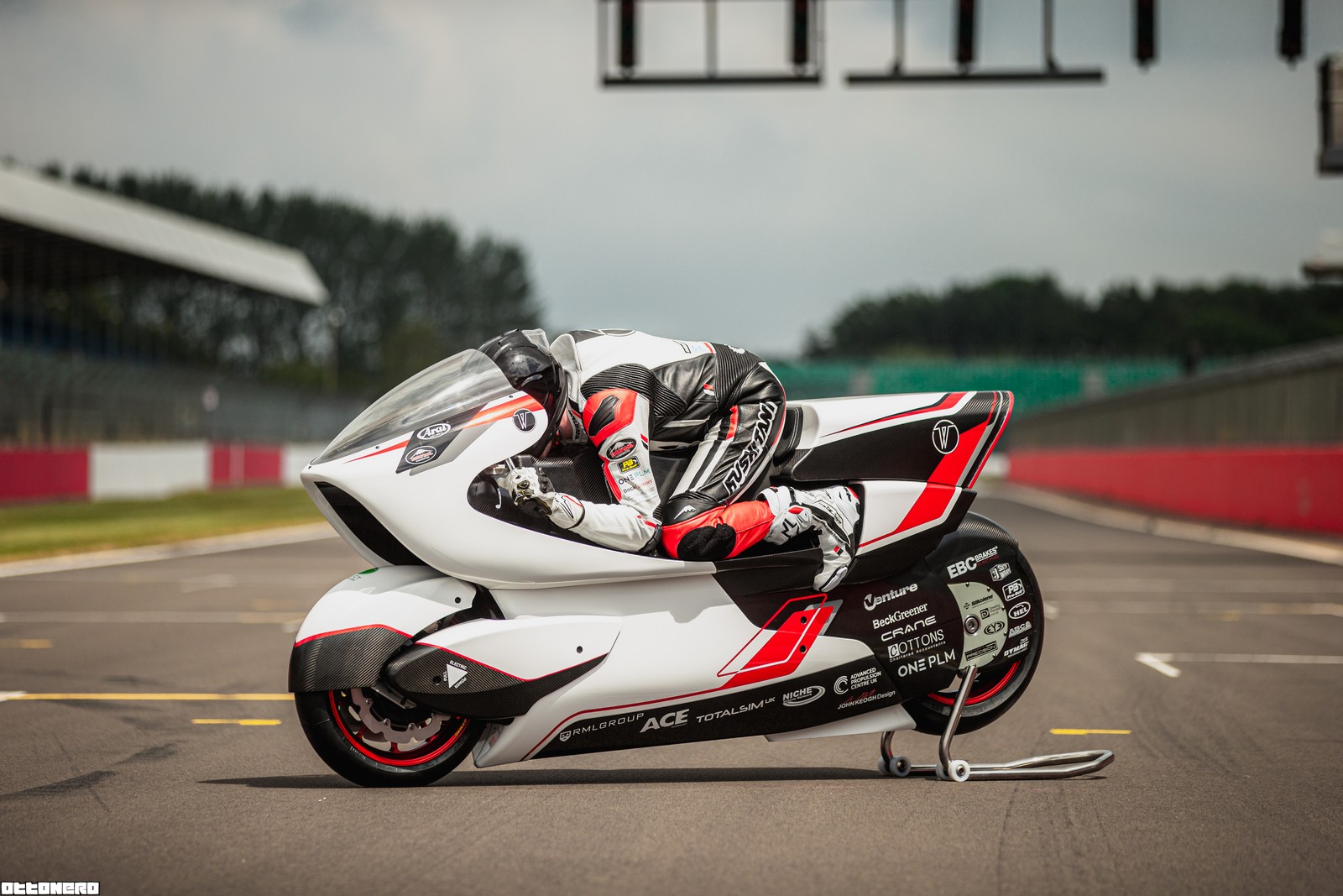 wmc250ev ⚡ The World's Fastest Electric Motorcycle / White motorcycle  concepts