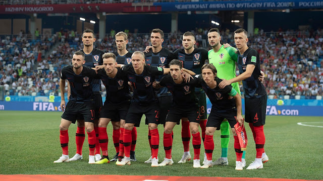 Cahier de Mondial 2018 – Entrée #21 : “4 œufs, 200 g de beurre, 200 g de farine, 200 g de sucre…” Croatie_Quarts