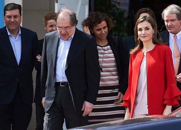 Queen Letizia wore ZARA frilled sleeve coat and Magrit Pumps, Hugo Boss blouse at Foundation Princess Girona Award ceremony
