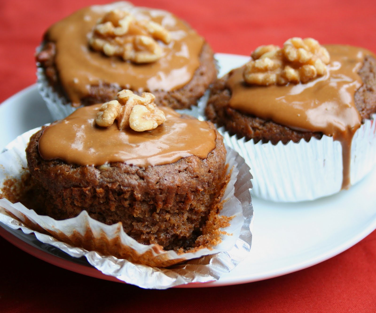 Coffee Walnut Muffins with Coffee Glaze (Low Carb and Gluten Free ...