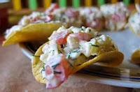 закуски, закуски на чипсах, закуски новогодние, закуски с крабовыми палочками, закуски с креветками, закуски с сыром, закуски с яйцом, коллекция рецептов, начинка, начинки, новогодний стол, праздничный стол, чипсы, чипсы Закуска на чипсах: варианты оригинальной начинки http://parafraz.space/