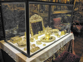 Silver gilt toilet set in State Bedroom, Chatsworth