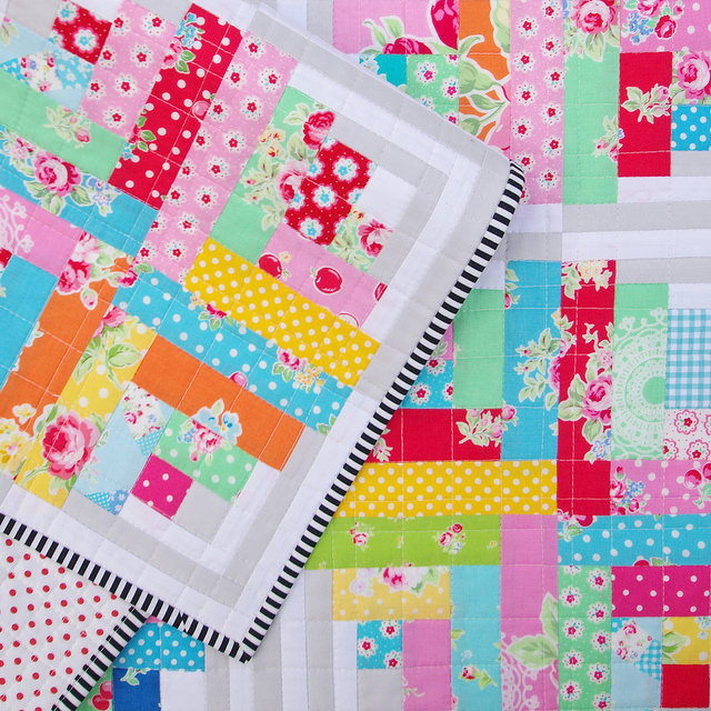 Red Pepper Quilts Curvy Log Cabin Quilt A Finished Quilt