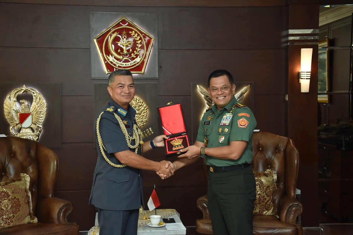 Panglima TNI Terima Kunjungan Kasau Brunei Darussalam di Mabes TNI
