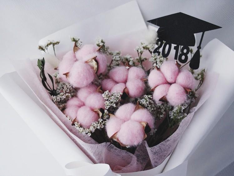 Pilih Buket Bunga Segar Untuk Wisuda Teman Anda Rangkaian